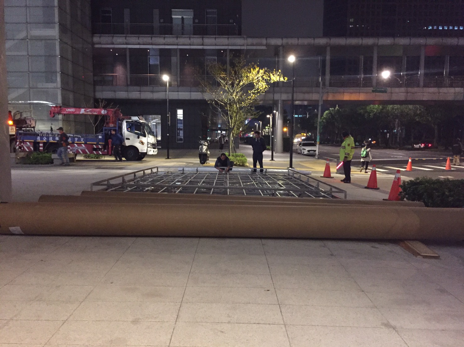 威秀電影螢幕吊掛作業